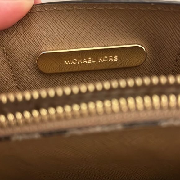 PRE-LOVED Michael Kors Mercer Ladies Small Leather Crossbody Designer Handbag - Picture 5 of 10